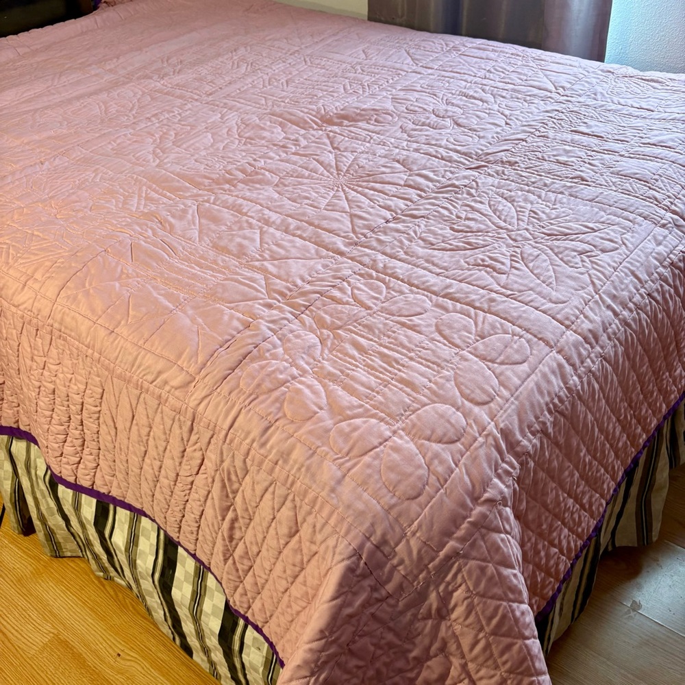 Dated 1989 SAMPLER Cotton PATCHWORK QUILT  - 86”x 100” Pink - Picture 14 of 16